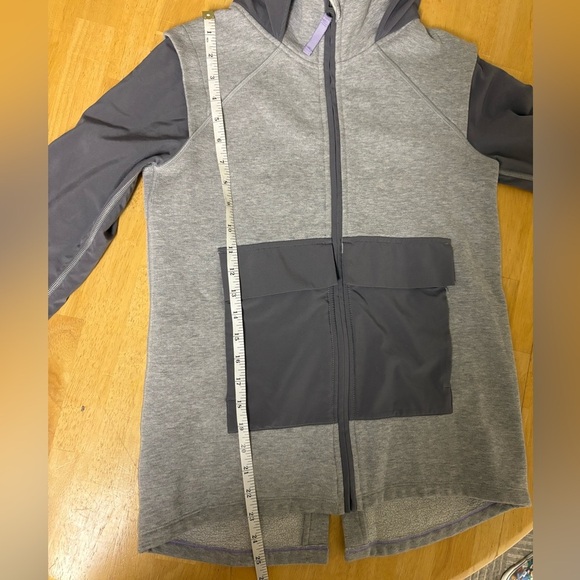 Ivivva Girls 12 Lululemon Style Jacket Grey Collar Hooded Zip Up Great Condition - Picture 14 of 15